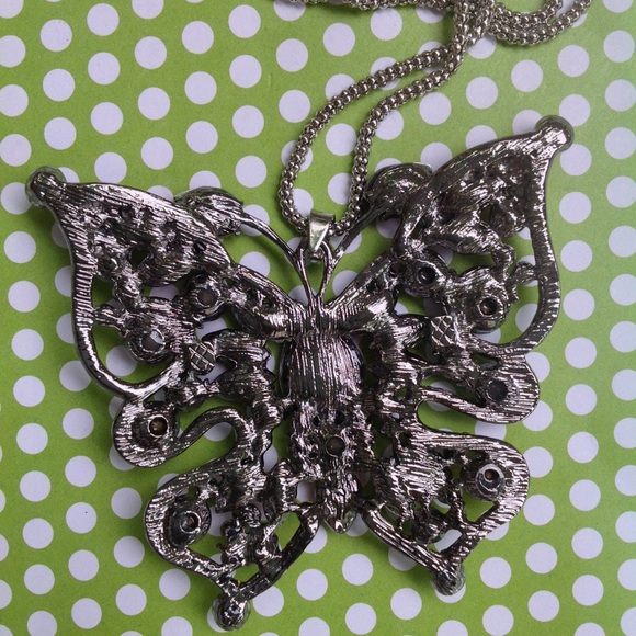 NWT Betsy Johnson Butterfly Necklace - Picture 3 of 3